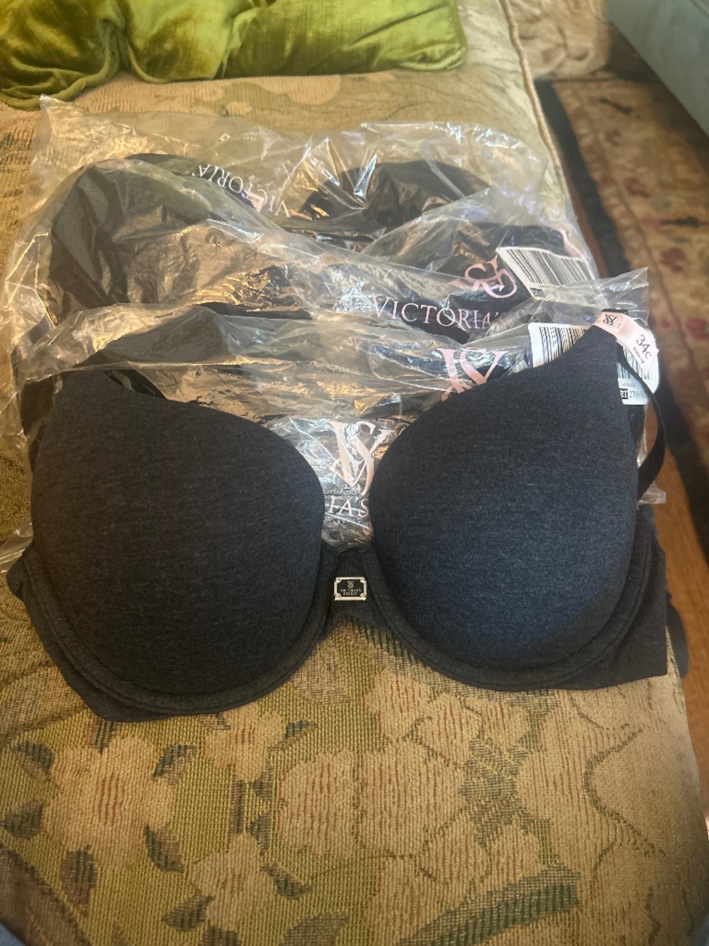 Victoria’s Secret body by Victoria perfect shape, 34C